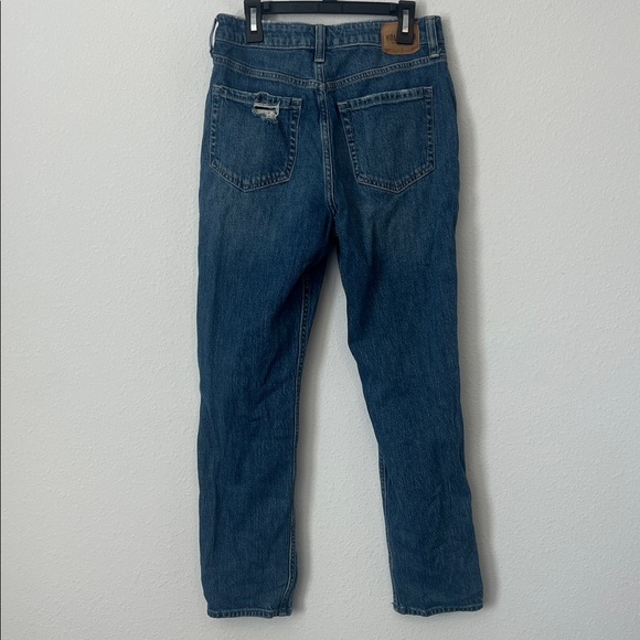 HOLLISTER Ultra High Rise Mom Jeans Dark Wash Distressed - Picture 5 of 5